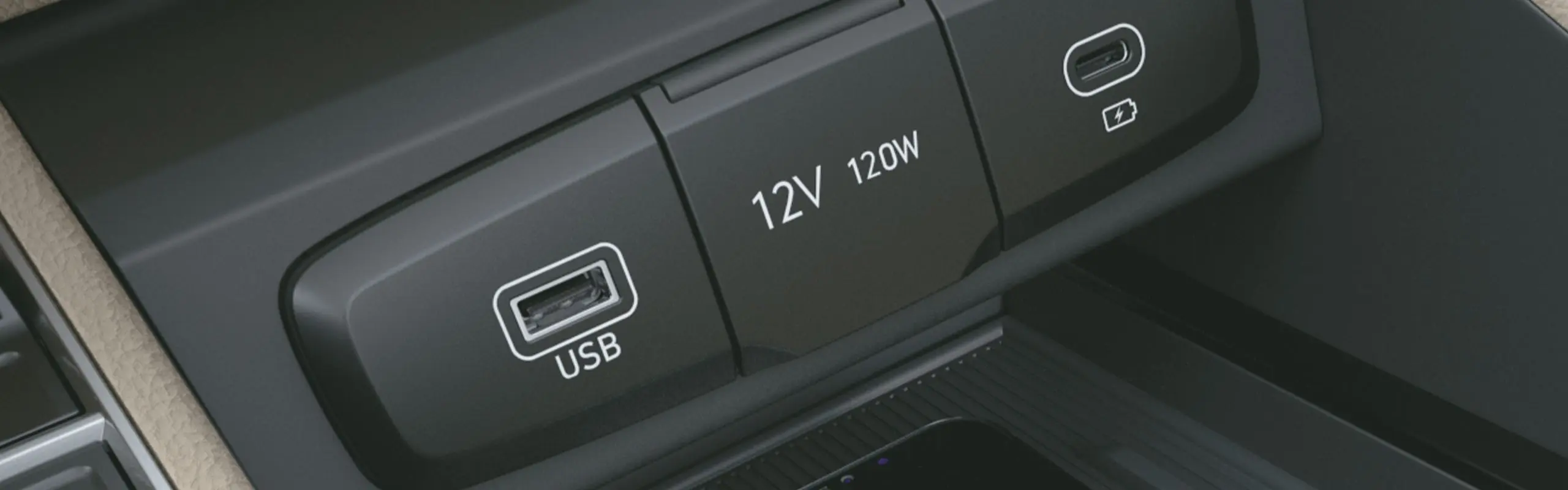 Multiple Power Sockets with 5 C-Type Ports