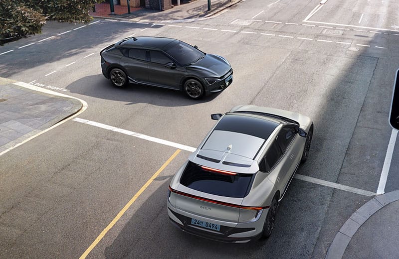 Rear-cross Traffic Avoidance Assist (RCTA)